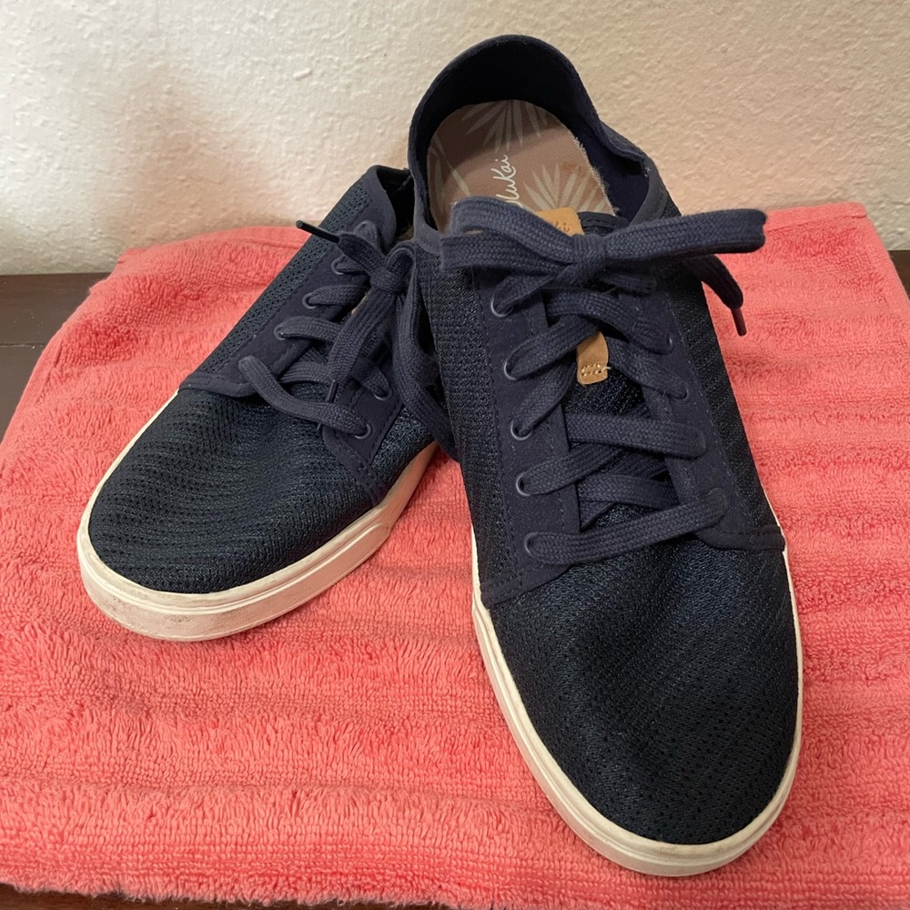 Olukai Women’s Sneakers size 11